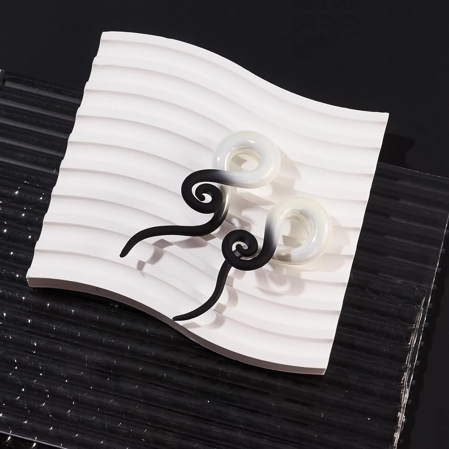 2PCS Glass Spiral Ear Tapers Plugs Expander Stretcher Hanger Twist Gauges Earrings Stretching Tunnels Body Piercing Jewelry for Women Men 4G-1/2" 5MM-12MM