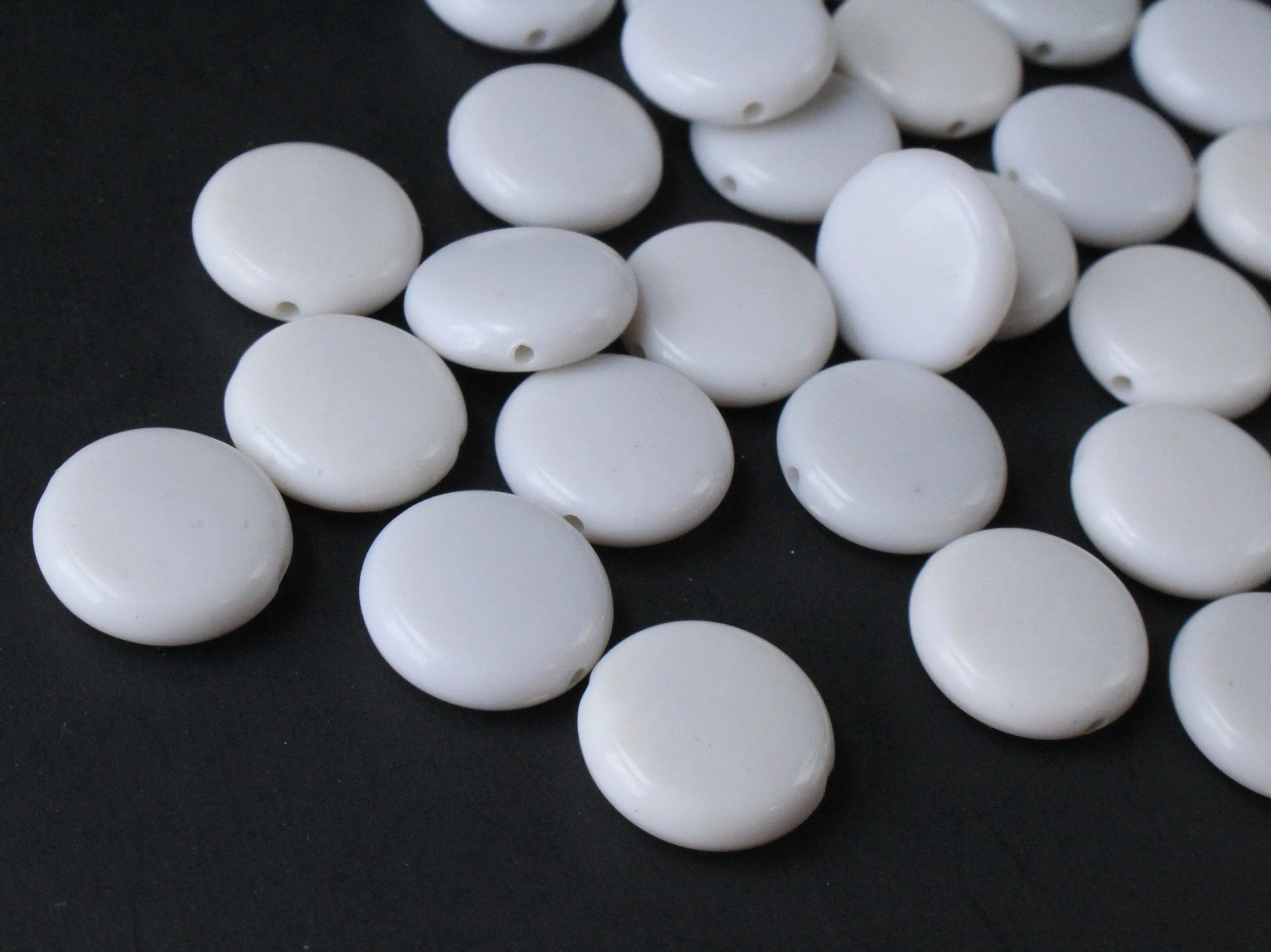 40 14mm Light Gray Beads Flat Round Plastic Coin Beads
