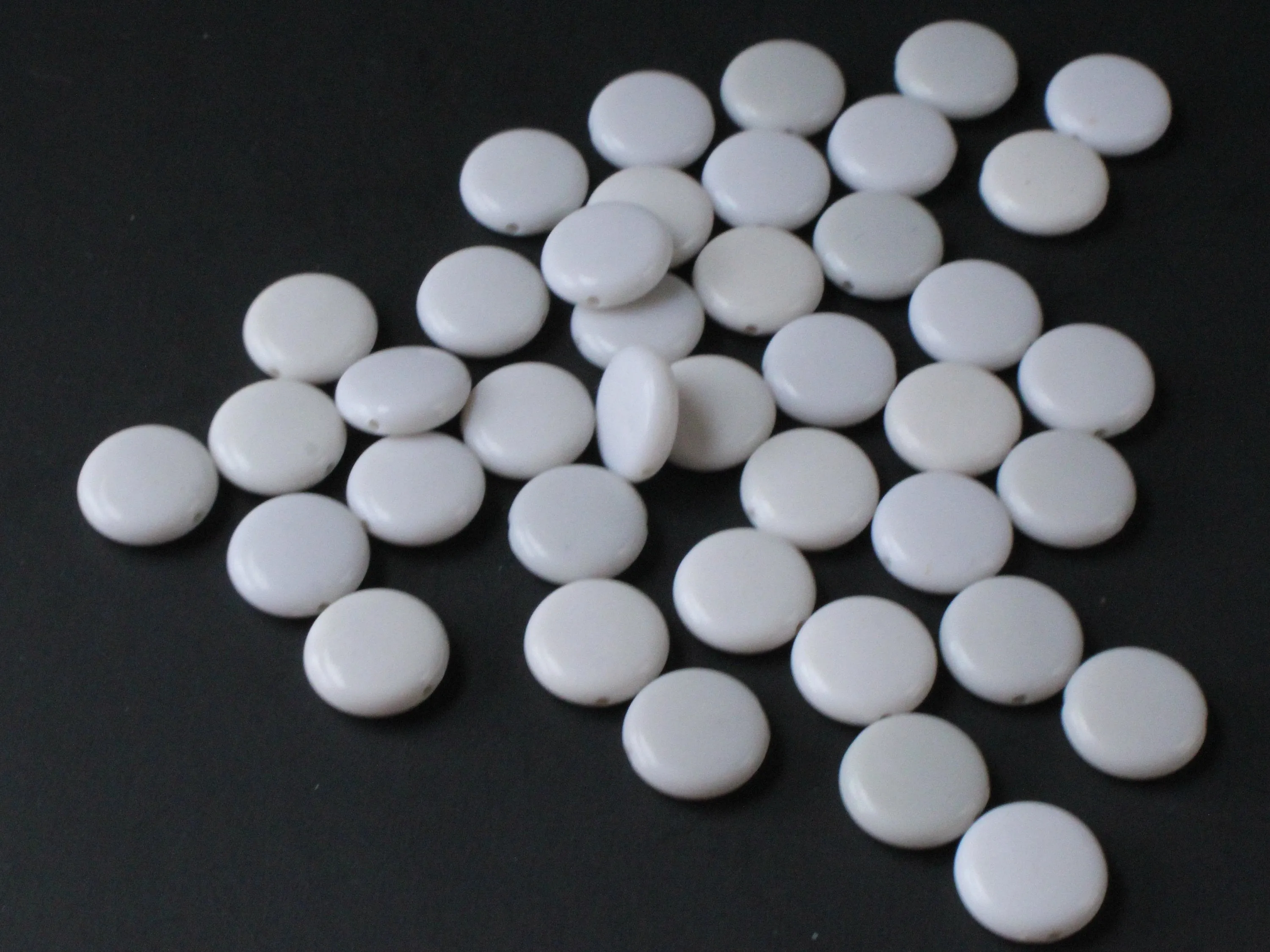 40 14mm Light Gray Beads Flat Round Plastic Coin Beads